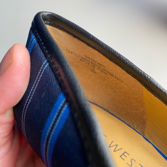 NINE WEST Like New Blue-Striped High Heels - 8 - Picture 7 of 8